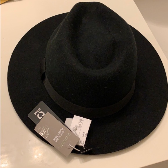 H&M Accessories - H&M pure wool hat NWT